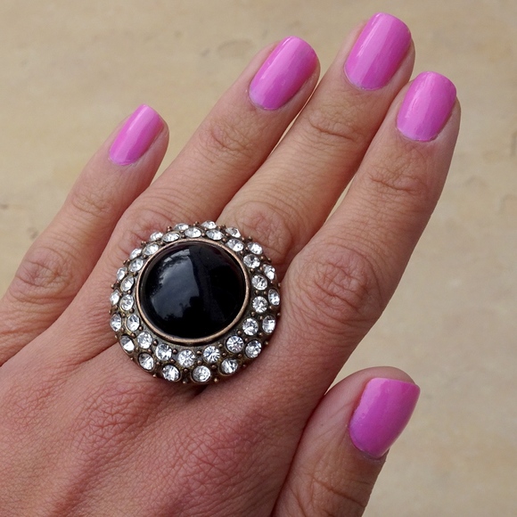 Jewelry - Black Jewel & Clear Rhinestone Chic Statement Ring